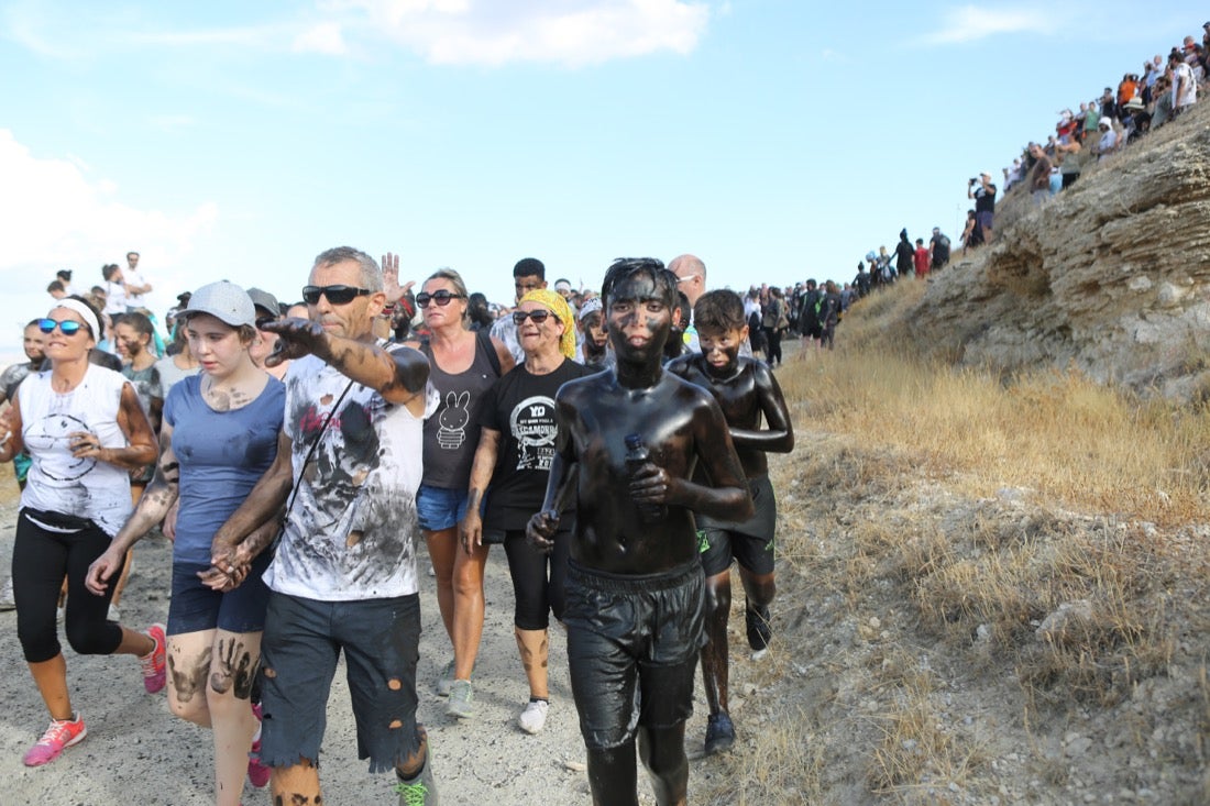 Aquí puedes ver una selección de las mejores fotografías del multitudinario Cascamorras, que ha reunido a unas 15.000 personas en Baza