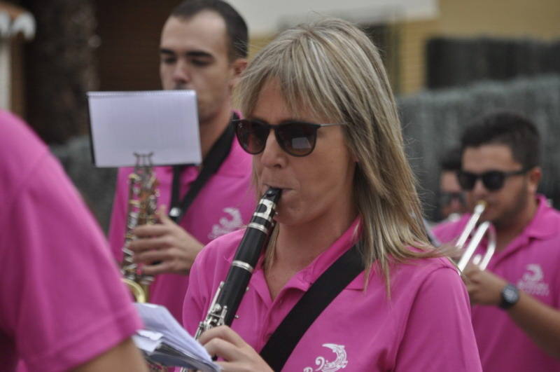 Los bastetanos abarrotan las calles para presenciar la cabalgata de las fiestas