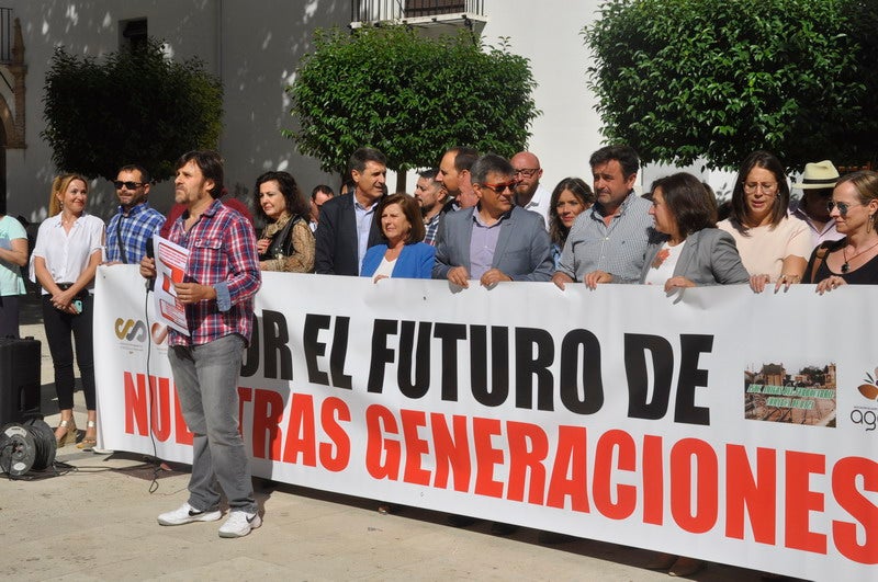 250 personas participan en la concentración organizada por la Asociación Amigos del Ferrocarril de la Comarca de Baza 