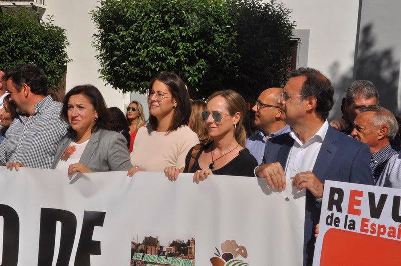 250 personas participan en la concentración organizada por la Asociación Amigos del Ferrocarril de la Comarca de Baza 