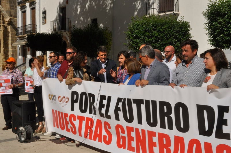 250 personas participan en la concentración organizada por la Asociación Amigos del Ferrocarril de la Comarca de Baza 