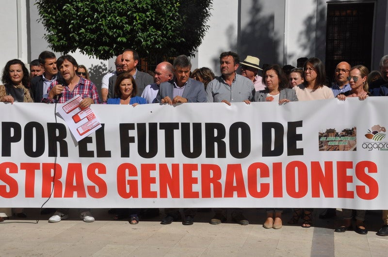 250 personas participan en la concentración organizada por la Asociación Amigos del Ferrocarril de la Comarca de Baza 