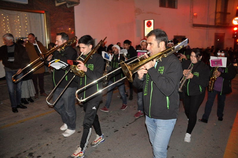Sus majestades, también han realizado una parada en la Plaza Mayor para recibir a todos los niños y niñas en una noche bastante apacible comparada con otros años de intenso frío