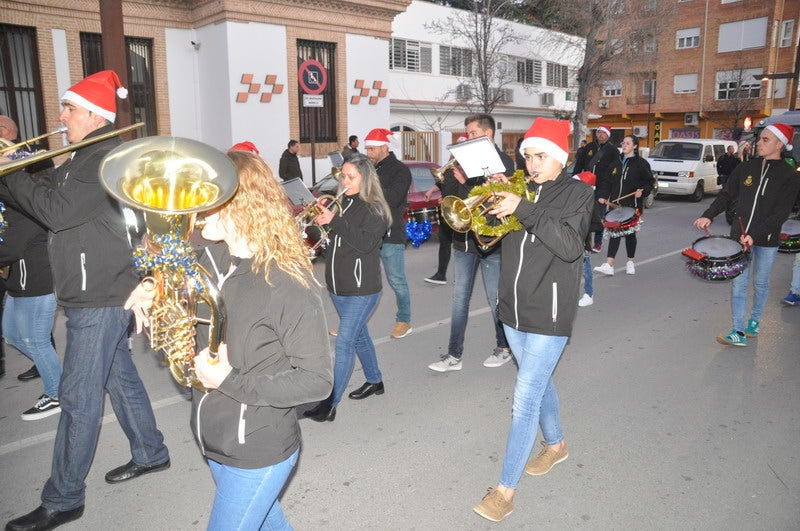 Sus majestades, también han realizado una parada en la Plaza Mayor para recibir a todos los niños y niñas en una noche bastante apacible comparada con otros años de intenso frío