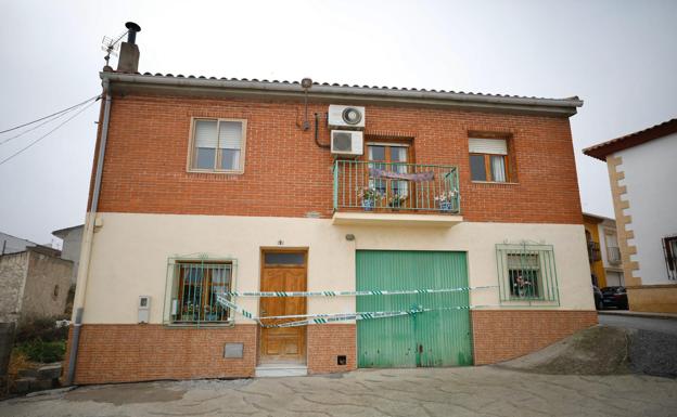 Mata a su mujer tras asestarle varias puñaladas en el cuello y se sale a la calle en Caniles