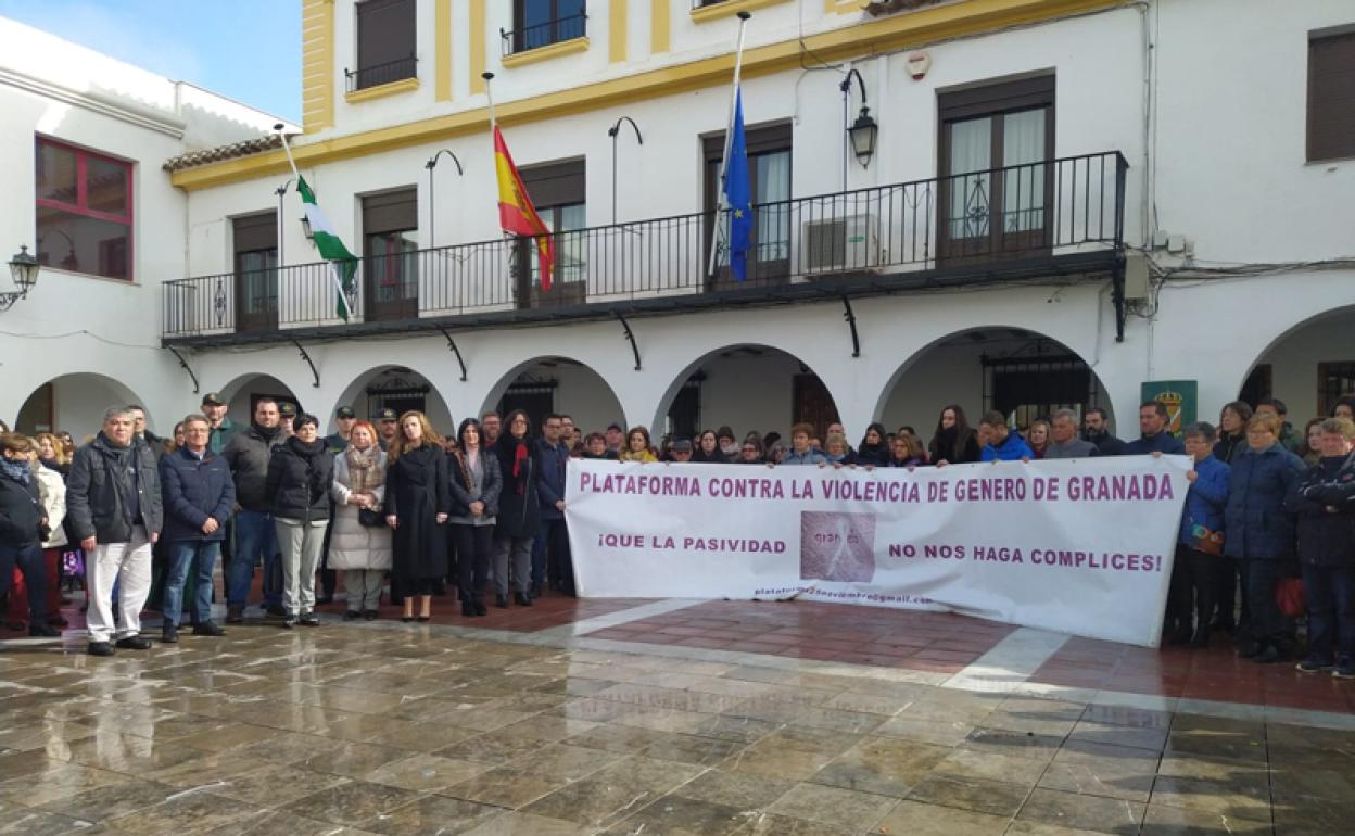 Minuto de silencio en Caniles 