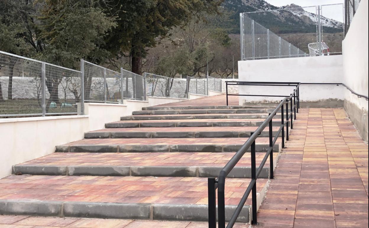 Acceso al Colegio Ramon y Cajal 
