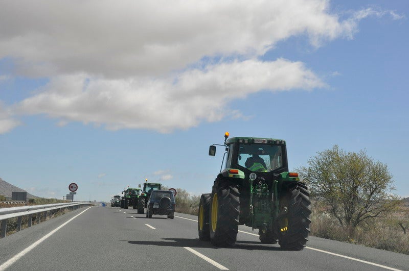 Decenas de tractores marcharon en el norte de la provincia.