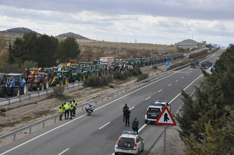 Decenas de tractores marcharon en el norte de la provincia.