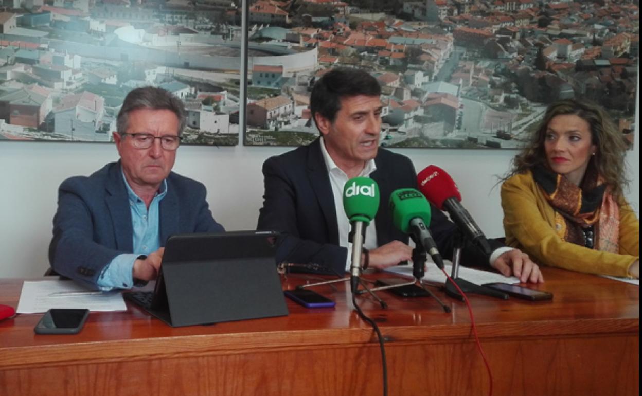 Comparecencia Pedro Fernández y varios concejales para informar de las medidas adoptadas 