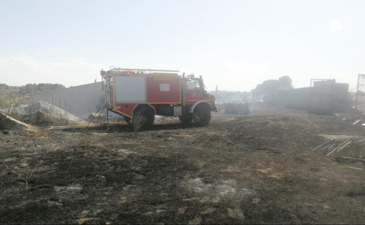 Vehiculo de bomberos en La Teja - Cortes de Baza 