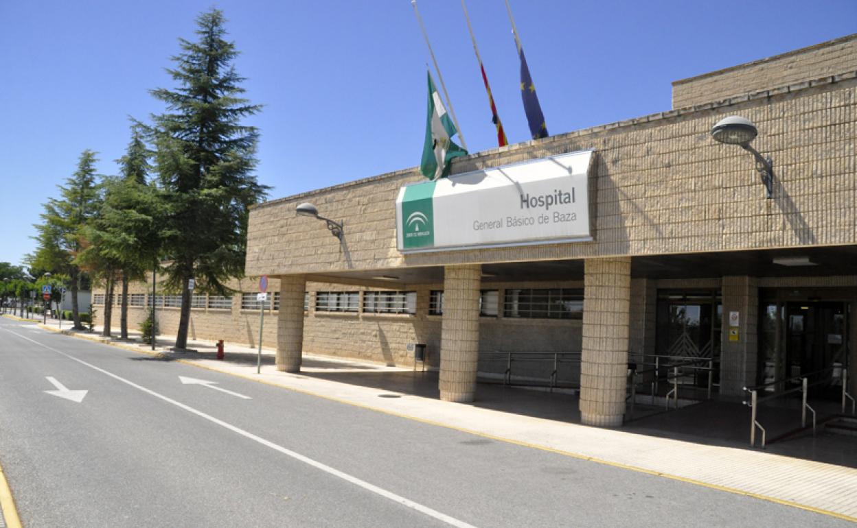 Puerta principal del Hospital de Baza 