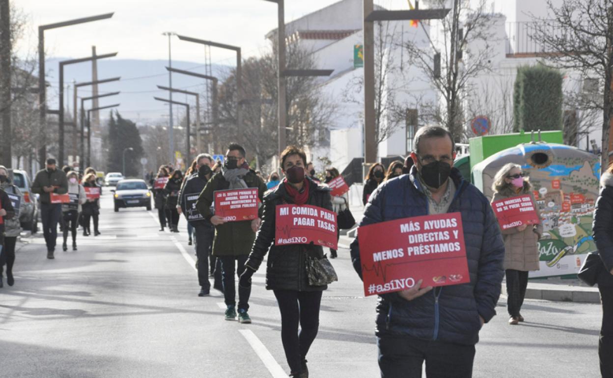 Manifestación de comerciantes hou en Baza 