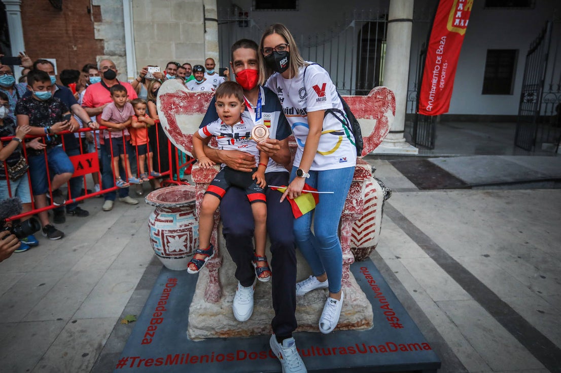 Fotos: Baza se vuelca para recibir al medallista olímpico David Valero