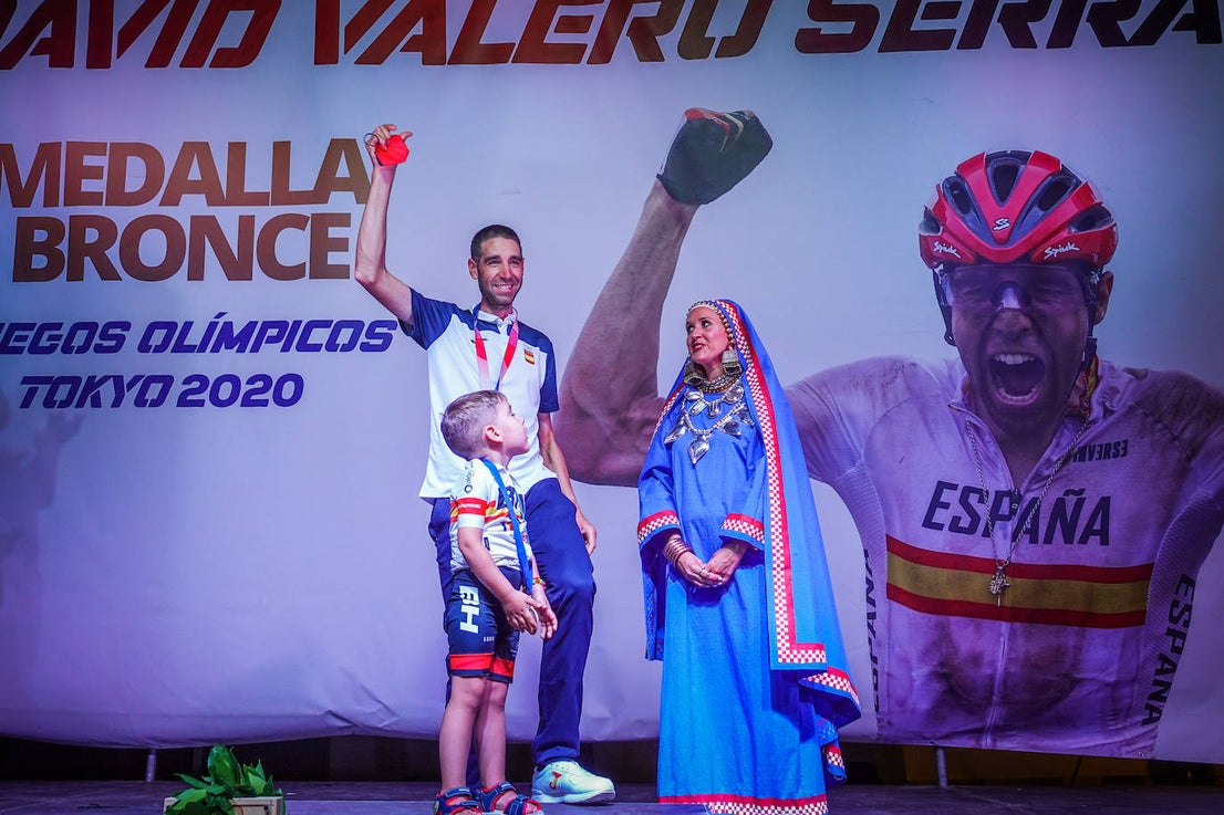 Fotos: Baza se vuelca para recibir al medallista olímpico David Valero