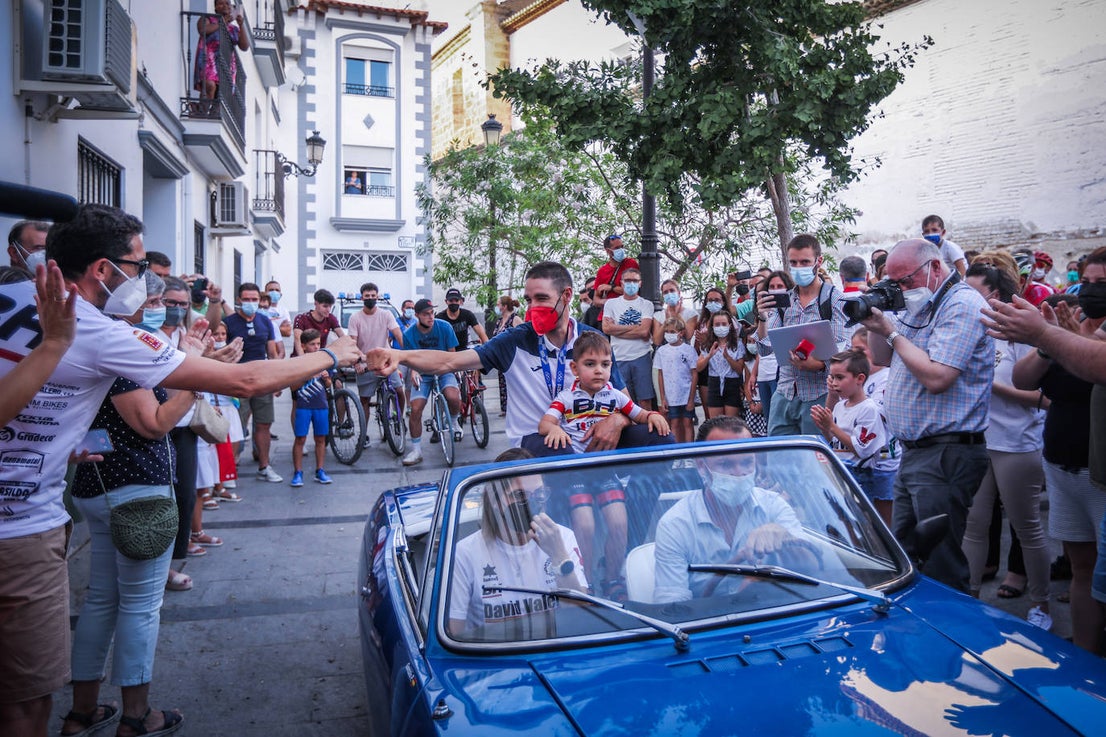 Fotos: Baza se vuelca para recibir al medallista olímpico David Valero