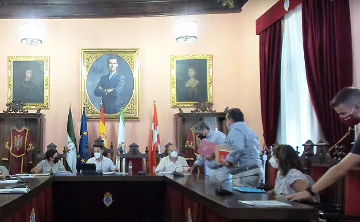 Los ediles del PSOE abandonaronm el pleno del Ayuntamiento de Huéscar