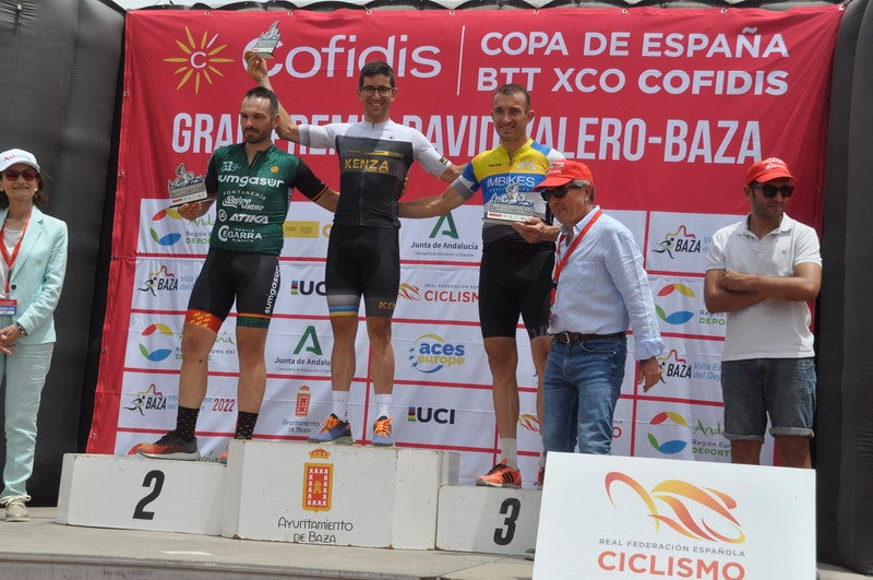 El ciclista bastetano que ganó el bronce en Tokio 2020 se luce en casa.