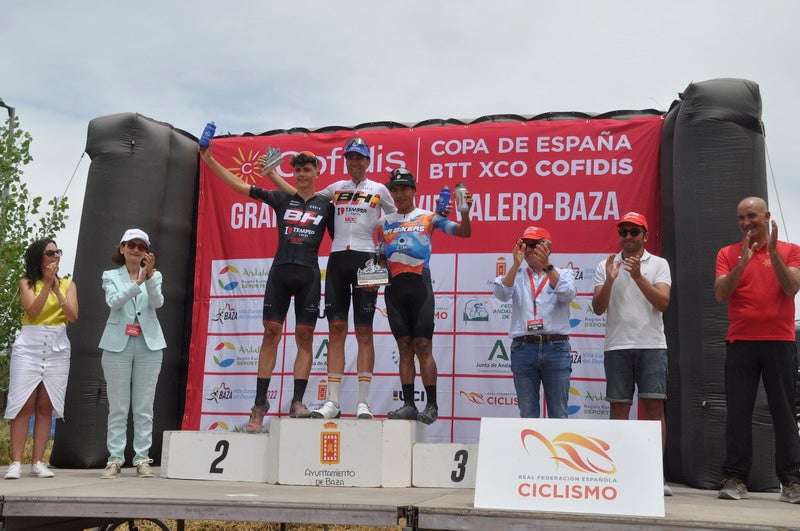 El ciclista bastetano que ganó el bronce en Tokio 2020 se luce en casa.