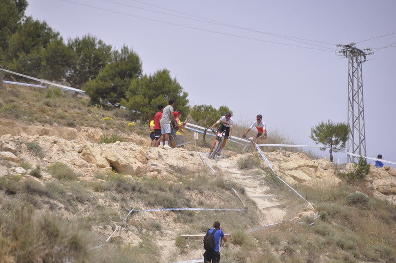 El ciclista bastetano que ganó el bronce en Tokio 2020 se luce en casa.