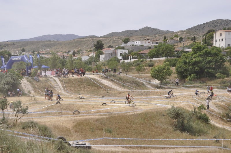 El ciclista bastetano que ganó el bronce en Tokio 2020 se luce en casa.