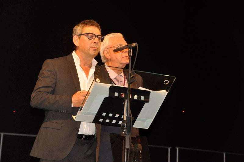 Una exhibición de sevillanas o el homenaje a título póstumo a Antonio Muñoz Jaunenes componen el acto.