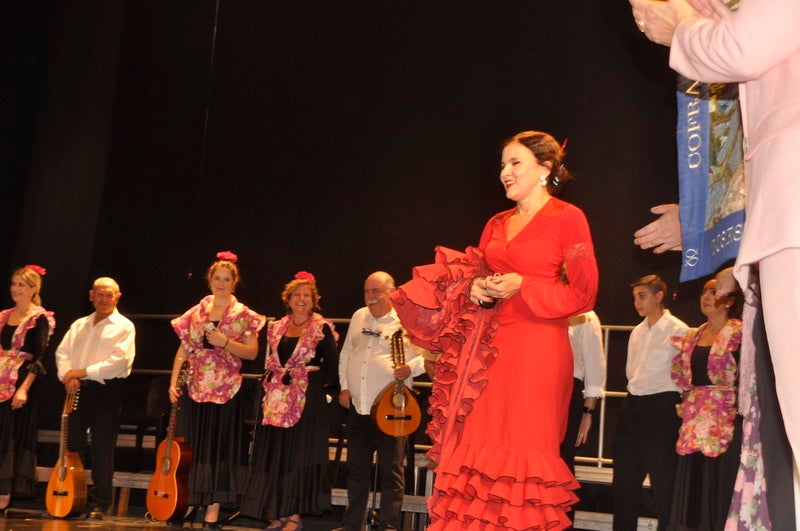 Una exhibición de sevillanas o el homenaje a título póstumo a Antonio Muñoz Jaunenes componen el acto.