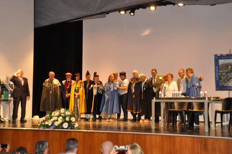 Una exhibición de sevillanas o el homenaje a título póstumo a Antonio Muñoz Jaunenes componen el acto.