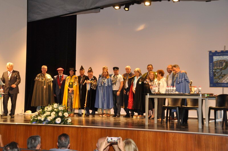 Una exhibición de sevillanas o el homenaje a título póstumo a Antonio Muñoz Jaunenes componen el acto.