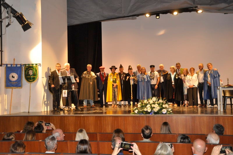 Una exhibición de sevillanas o el homenaje a título póstumo a Antonio Muñoz Jaunenes componen el acto.