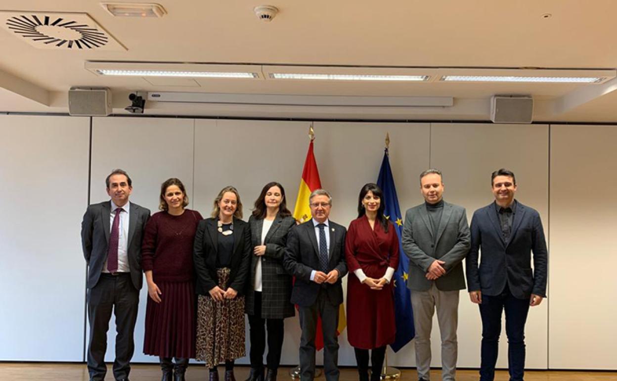 Reunión en el Ministerio de Agricultura del alcalde de Baza y el senador Abelardo Vico