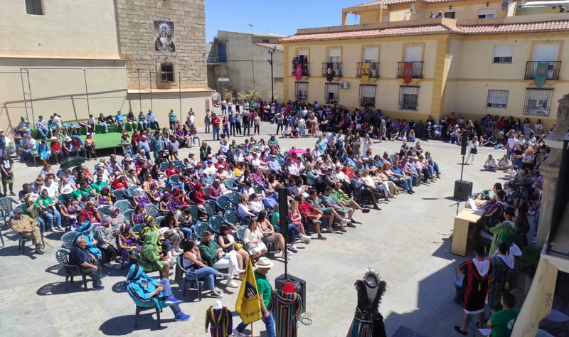 Pregón de las fiestas de Moros y Cristianos de Benamaurel a cargo de los Pakkos del Guardal