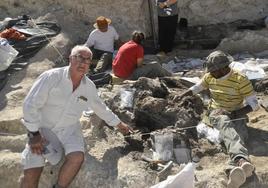Bienvenido Martínez, coodirector del proyecto en el yacimiento de las Seguidillas de Baza