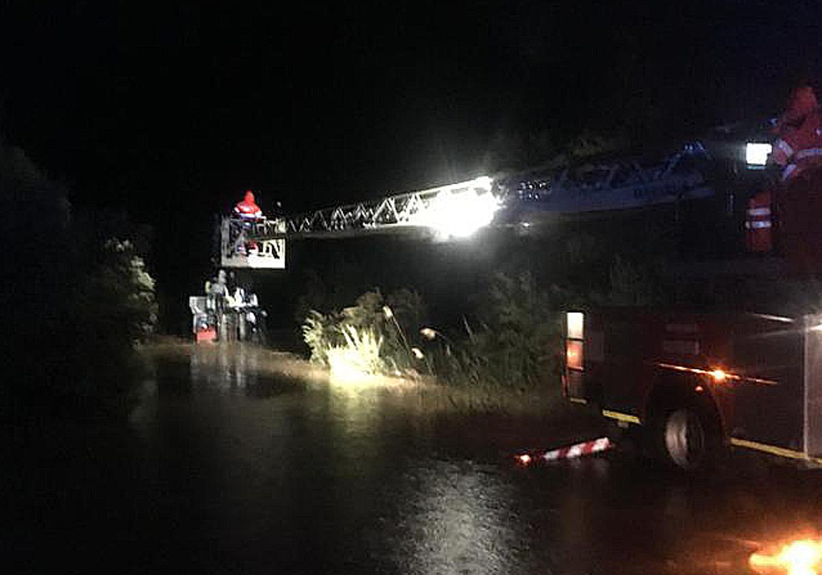 Rescate tras un accidente de coche en Benamaurel