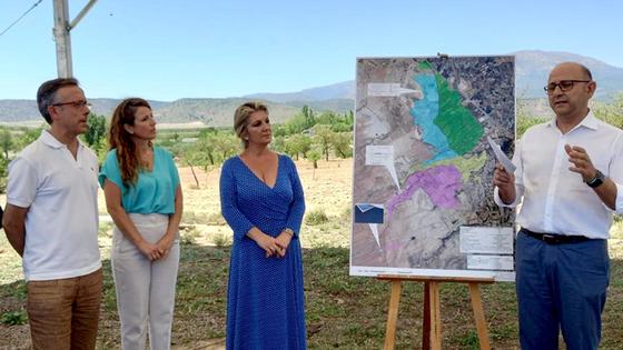 En marcha las obras de modernización de regadío de 160 hectáreas de olivar en Caniles
