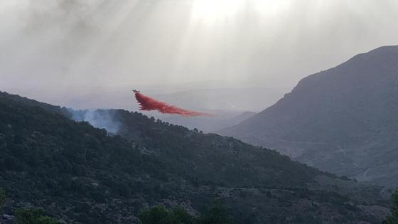 Las labores del Infoca logran controlar el incendio de Baza
