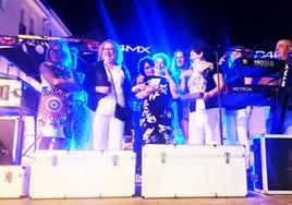 Isabel López y Antonia Sánchez homenajeadas por sus vecinos