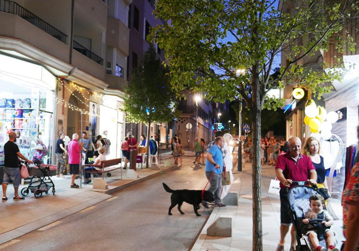 Baza comienza la semana con la «Noche en Blanco»