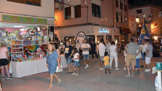 Buen ambiente en la Noche en Blanco de Baza