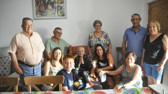 Maria Ángeles Gómez, 107 años de mucho trabajo y buen humor