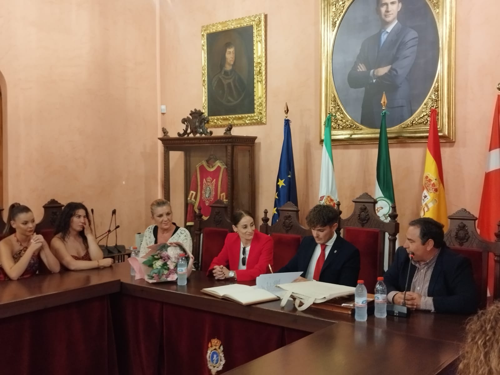 Esther González, en el salón de plenos municipal.