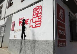 Ataque sede del PSOE en Baza