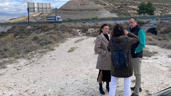 2,6 millones para una pasarela sobre la A-92 y un paso en la A-315 en la Vía Verde