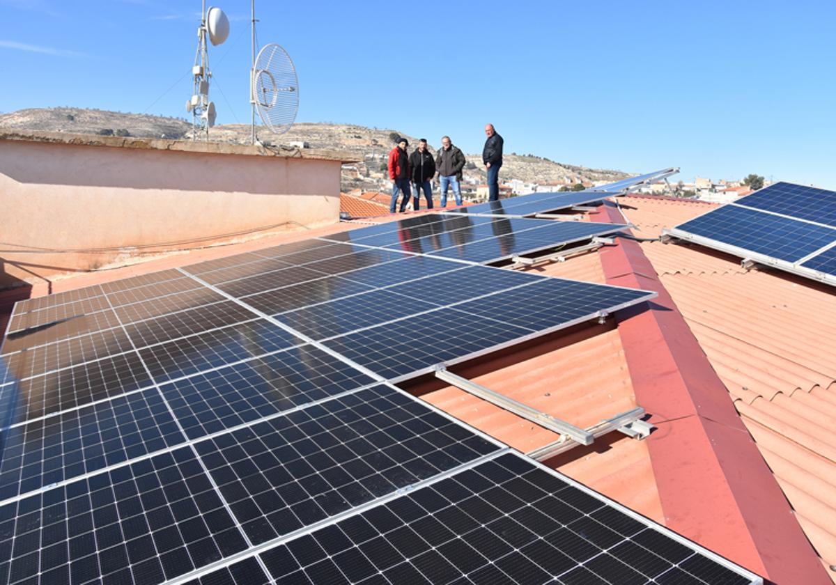 Los edificios Razalof y del cine Ideal ya producen su propia energía