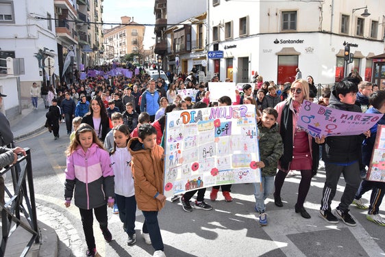 Éxito de la marcha por la igualdad celebrada en Baza