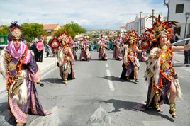 Desfile, romería ayer domingo en Benamaurel