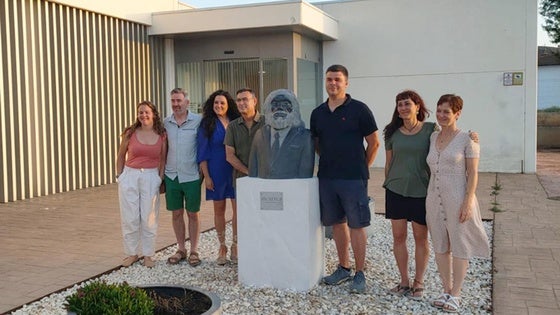 La escultura Sincrético, recibe a los visitantes del Museo de los Primeros Pobladores de Europa