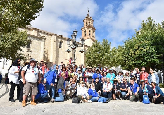 Un centenar de Scout y Guías adultos han visitado Baza