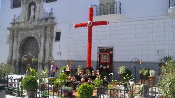 41 cruces en Baza desde hoy al domingo 4 de mayo