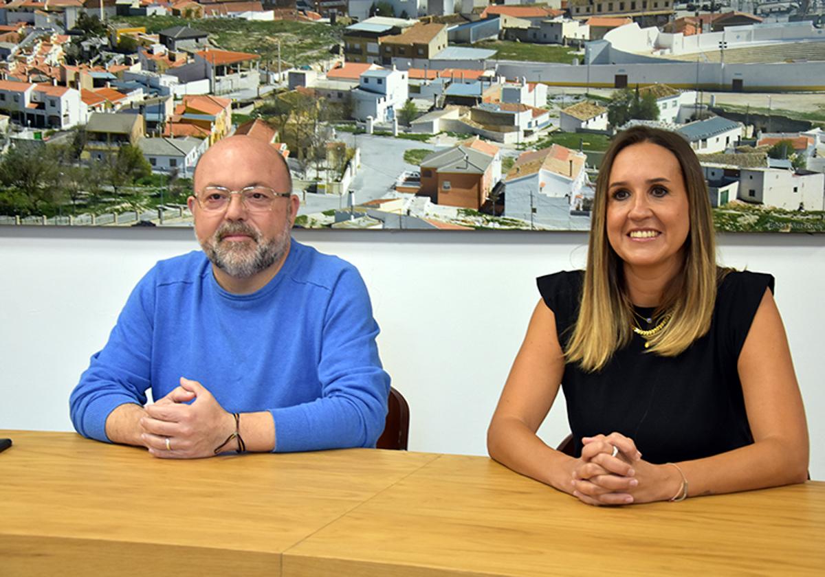 Vanesa Mesas junto al concejal de Turismo José Gabriel López